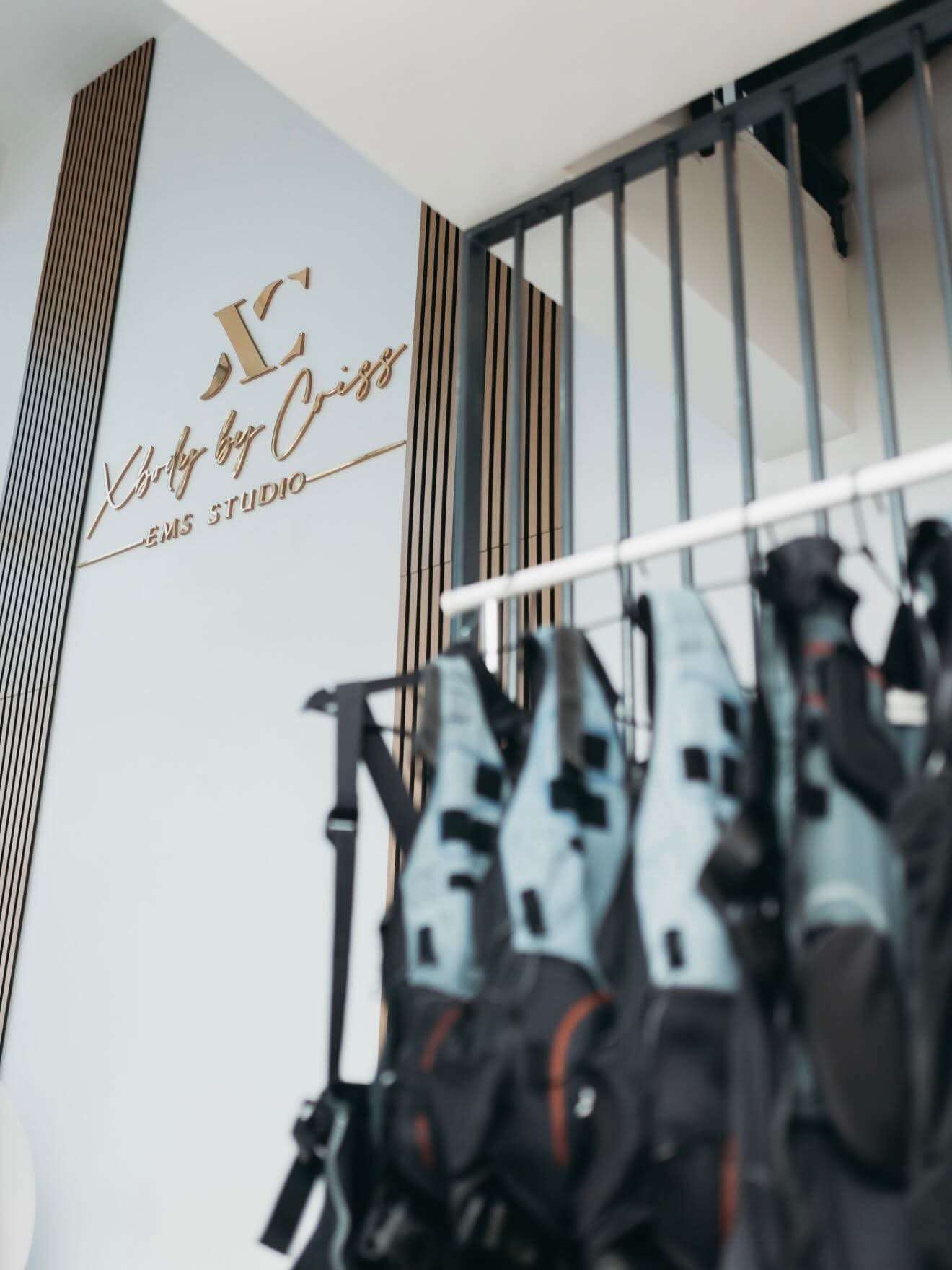 Interior studio Xbody — zonă de antrenament EMS
